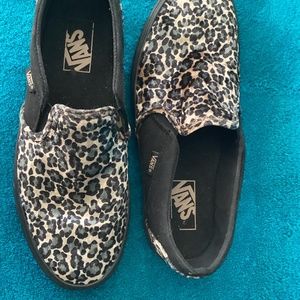 Vans Black Leopard Print suede feel  NWB women’s size 10